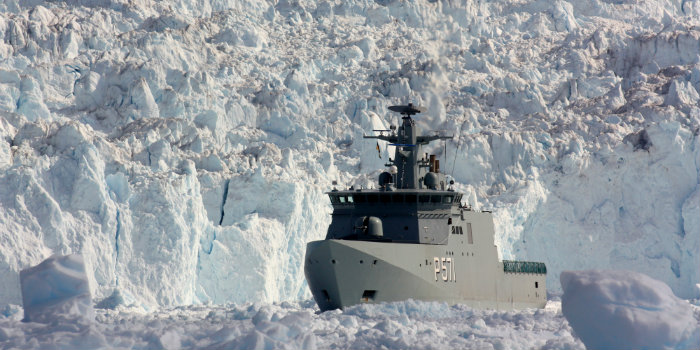 Inspection vessel Ejnar Mikkelsen on assignment. Photo: The Royal Danish Navy/Troels Sundwall